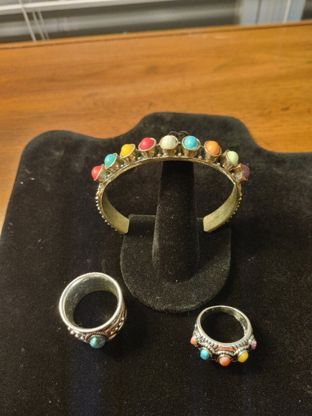 Multi stone TRIO